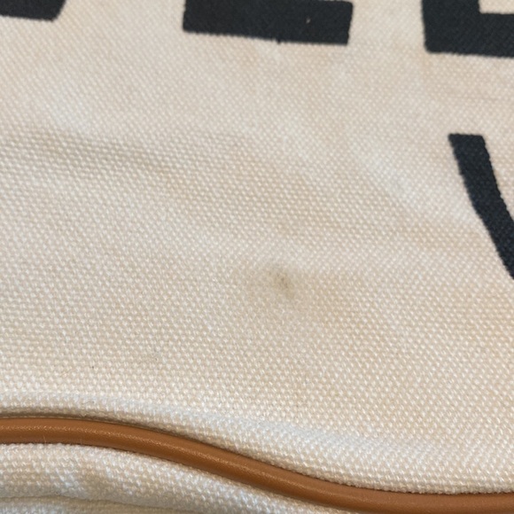 Weekend Vibes Tote Bag in GUC - Picture 3 of 12